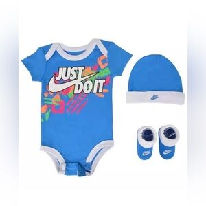 3 Piece Nike Baby Outfit, 0-6 Months, Bodysuit, Booties, Hat, Blue, Gift